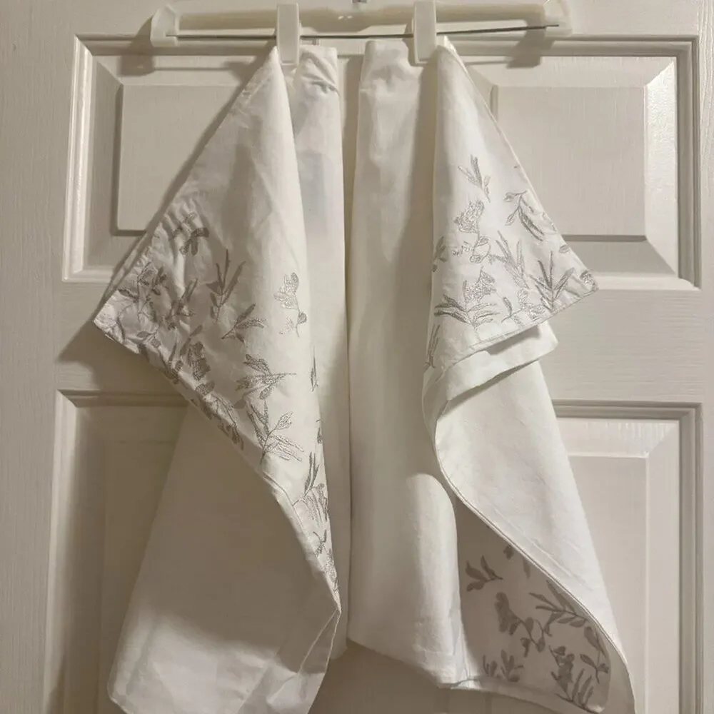 Margaret Muir Queen White Duvet Cover and Shams Set